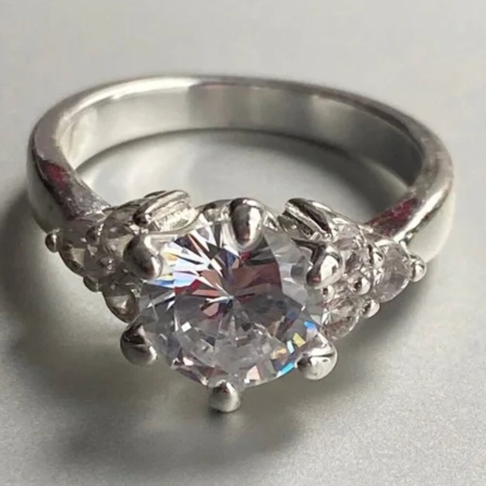 Elegant Silver CZ Ring Sz. 7.5